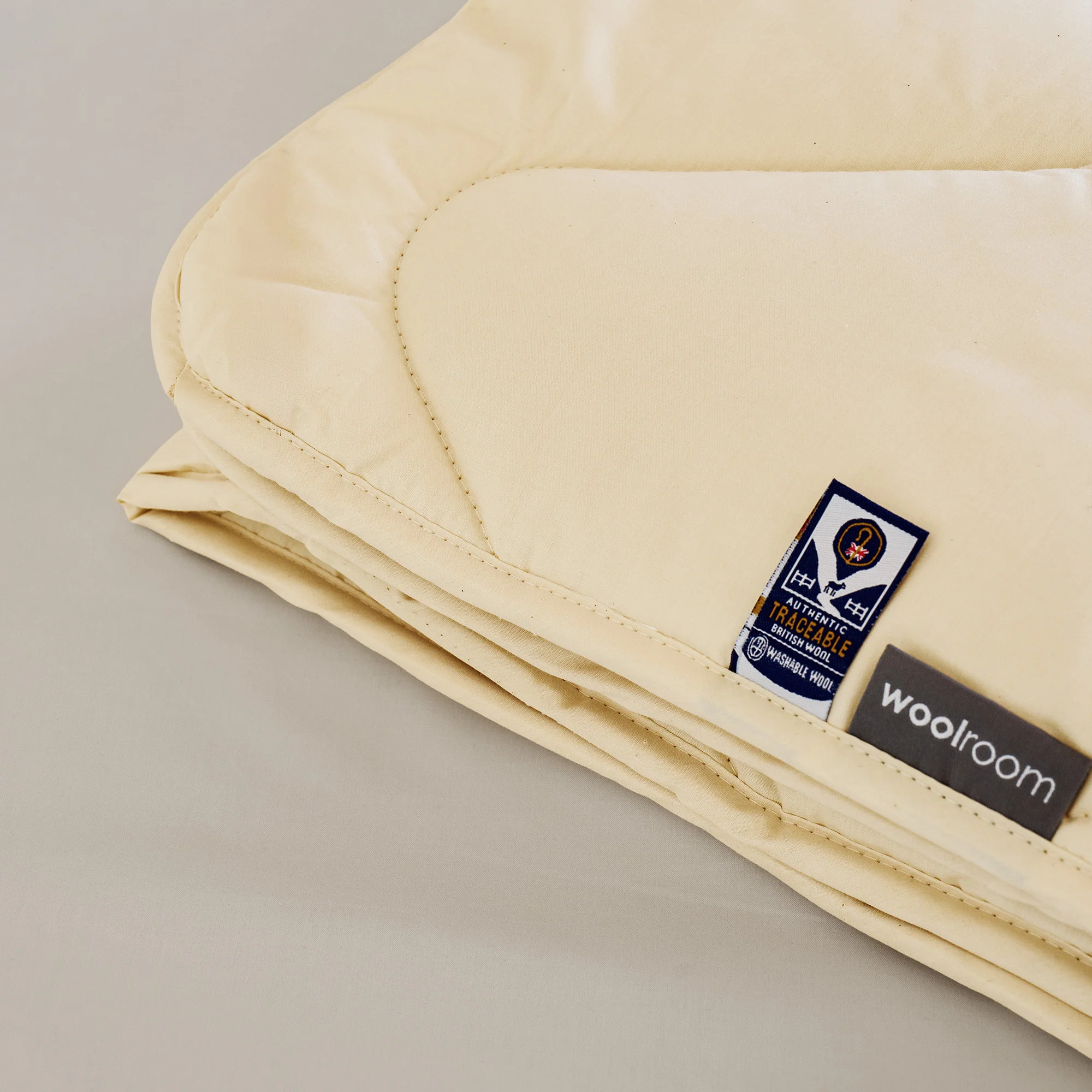 Deluxe Washable Wool Duvet - Light - Image 3